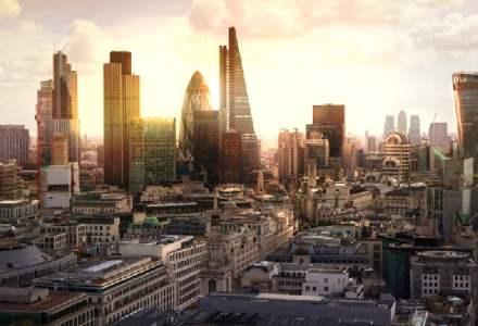 Bursa din Londra face cu ochiul unui grup de 10 firme romanesti. Fan Courier si Allview sunt cap de lista
