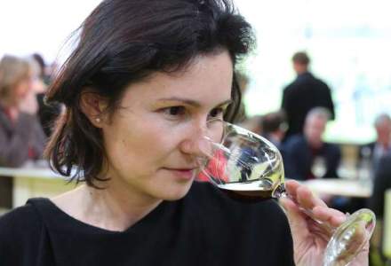 Povestea Anei Sapungiu, singura romanca Master of Wine: ce inseamna sa ai cea mai prestigioasa calificare in degustarea si alegerea vinurilor