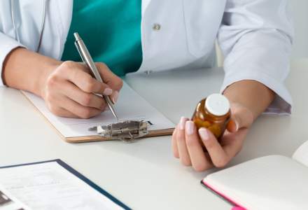 Farmacistii solicita demisia directorului Directiei Politica Medicamentului pentru declaratii iresponsabile si neindeplinirea atributiilor de serviciu