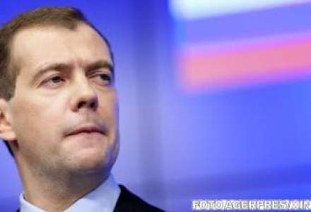 Dmitri Medvedev: Rusia este dispusa sa investeasca in salvarea zonei euro