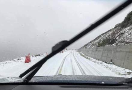 Codul portocaliu de ploi, vant si ninsoare a fost extins: drumarii au intervenit pentru deszapezire