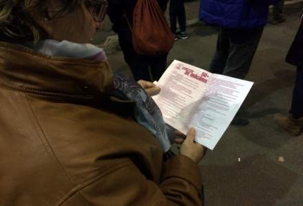 Firea, despre proteste: Opozitia intineaza protestul cetatenilor