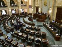 Protest in Senat: Opozitia a...