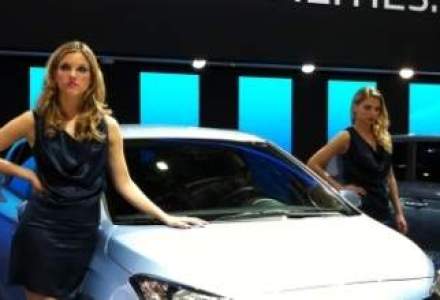 GENEVA 2012: Cele mai frumoase fete si masini de la Salonul Auto