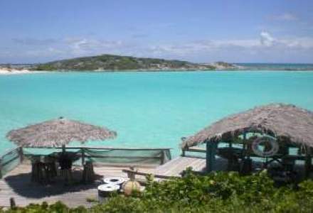 Vacanta in Bahamas: Placeri simple ca degustarea unui cocktail cu rom si plaja la apusul soarelui