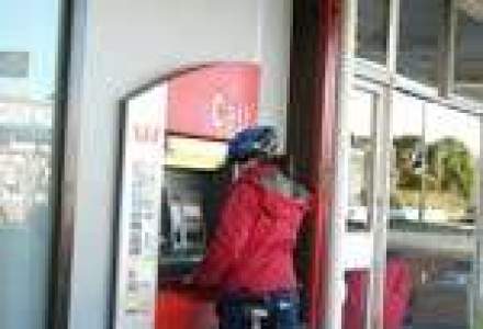 Bancile americane blocheaza ATM-urile de teama fraudelor