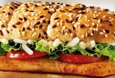 McDonald's lanseaza un sandvis "inovator"-cu carne de pui la gratar
