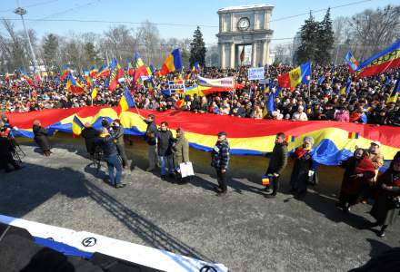 Manifestatie de amploare la Chisinau cu ocazia aniversarii a 100 de ani de la unirea Basarabiei cu Romania
