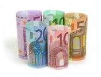 Euro a scazut sub 3,33 lei...