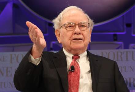 Warren Buffett loveste din nou in criptomonede: Bitcoin este o "capcana de sobolani"
