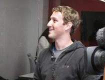 Mark Zuckerberg, in jeansi si...