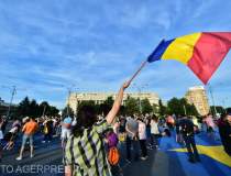 Protest in Piata Victoriei:...