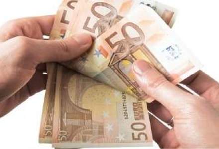 Grecia mai are bani sa plateasca pensii si salarii pentru inca o luna