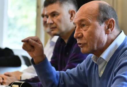 Revista presei 30 iulie. Traian Basescu ii cere demisia Vioricai Dancila: "Va rog, plecati de la Palatul Victoria"