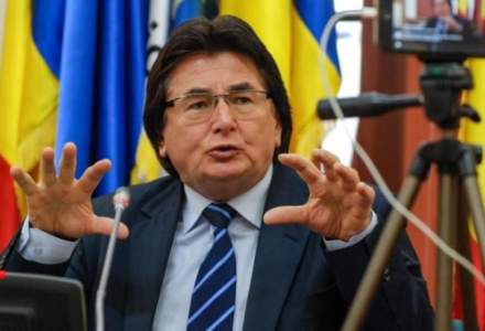 Primarul Timisoarei a semnat pentru campania "Fara penali in functii publice", dupa ce a cerut amendarea voluntarilor care strang semnaturi