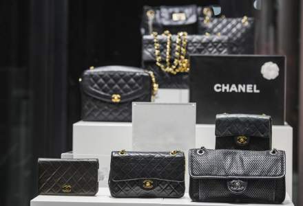 Povestea Coco Chanel, creatoarea care a revolutionat industria modei prin simplitate