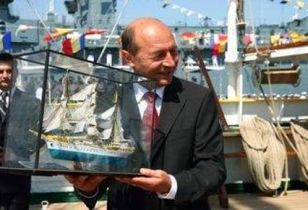 Basescu: Nu sunt nici doctor, nici dottore! Am facut serviciu pe cele mai grele nave