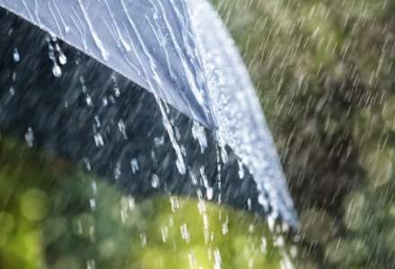 Prognoza meteo luni 27 august: Codul galben de ploi abundente, descarcari electrice si grindina a fost actualizat