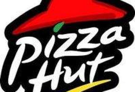 Pizza Hut lanseaza meniuri ieftine pentru studenti