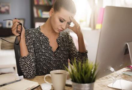 5 cele mai frecvente probleme cu care se confrunta angajatii care lucreaza in permanenta la birou