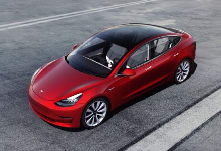 Tesla Model 3 a devenit cea mai vanduta masina electrica din lume: sedanul american a depasit Nissan Leaf