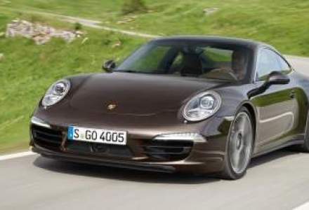 Video: Porsche prezinta noile versiuni cu tractiune integrala 911 Carrera