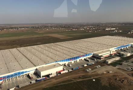 VIDEO: eMAG a deschis cel mai mare centru logistic de acest tip din Sud-Estul Europei. Are 0,6 km lungime si 3 MIL. de produse pregatite pentru Black Friday 2018