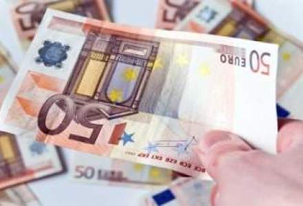 Cursul fluctua sub 4,4850 lei/euro spre finalul zilei