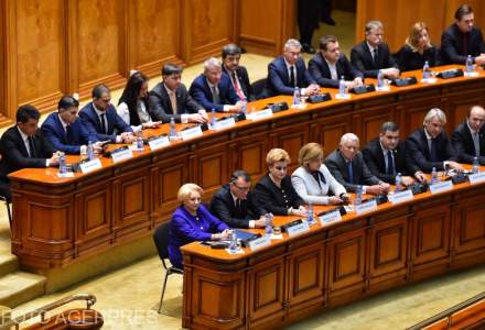 Sedinta solemna de Centenar: Iohannis cere parlamentarilor sa asculte vocea romanilor, Dancila vrea pace politica