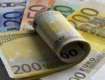Euro a batut la cota 3,8 lei