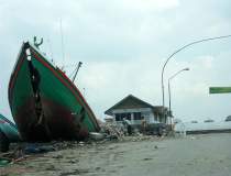 Indonezia: 168 de morti, zeci...