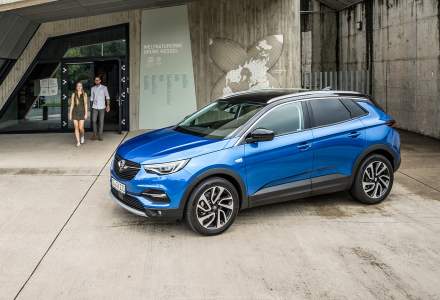 Opel Romania va primi comenzi anul acesta pentru e-Corsa si Grandland X PHEV