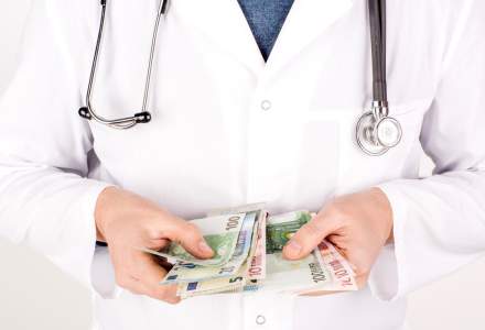Ce salarii au castigat angajatii din sistemul de sanatate privat in 2018? Medicii din regiunea Moldovei, salarii cu 30% mai mari fata de cei din Capitala