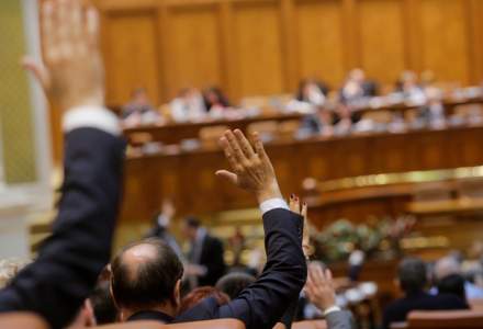 Birourile permanente: Votul in Parlament asupra bugetului pe 2019, programat pentru vineri