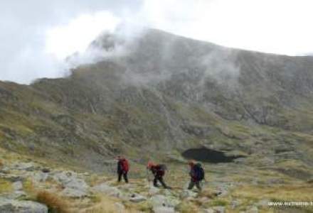 Un alpinist a murit dupa ce a cazut intr-o prapastie din Masivul Fagaras