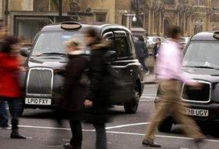 O zi NEAGRA: producatorul cunoscutelor taxiuri din Londra a intrat in faliment