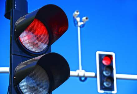 Cluj-Napoca va avea semafoare care dau amenzi daca treci pe rosu