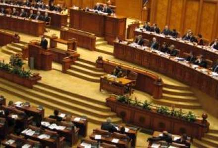 Parlamentul a respins motiunea PDL "Guvernul USL-frana de motor a bugetului"