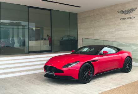 In vizita la fabricile Aston Martin din Anglia unde sunt produse noile modele si restaurate cele vechi