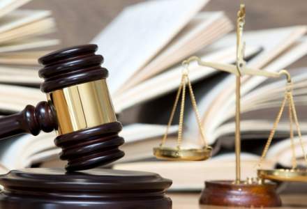 CCR amana din nou decizia pe sesizarile privind modificarile la Codurile Penale