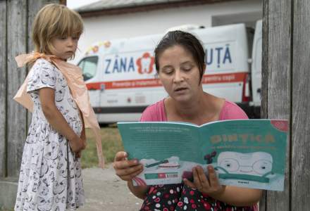 Reportaj: In deplasare cu Zana Merciluta care salveaza dintii copiilor de la satele din Delta Dunarii
