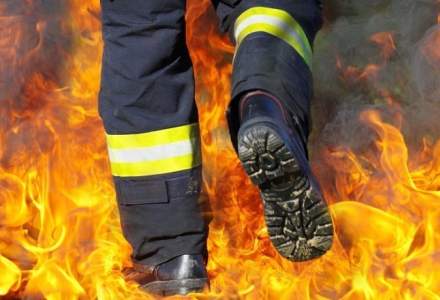 24 de pacienti evacuati si trei cu arsuri dupa un incendiu in sectia de psihiatrie a Spitalului Oradea