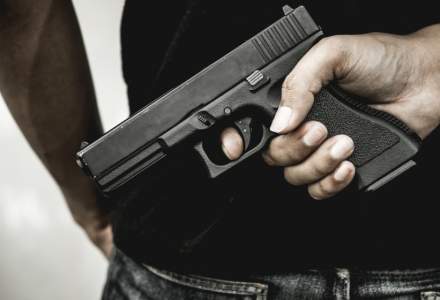 Un barbat a fost amenintat cu un pistol in Constanta. I-a fost furata masina