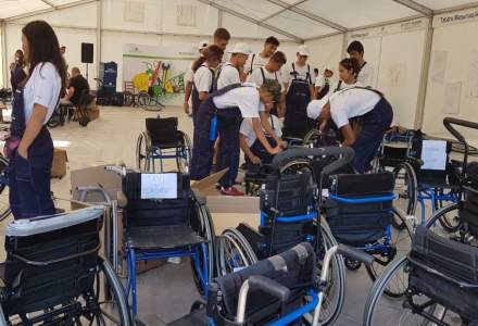 REPORTAJ "Meseriasii" din Tara lui Andrei au asamblat scaune rulante pentru persoanele cu dizabilitati