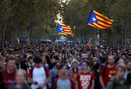 A patra noapte de proteste pe strazile Barcelonei: incendii, baricade si violente