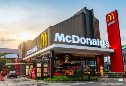McDonald's isi concediaza directorul general din cauza unei relatii la locul de munca
