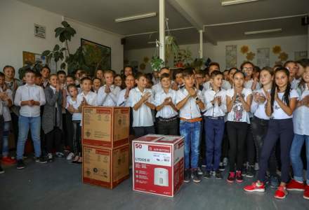 Peste 100.000 de copii si varstnici din Romania au apa calda dupa donatiile Ariston