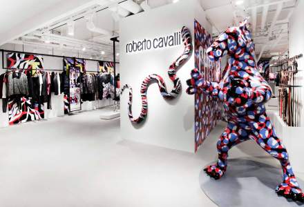 Casa de moda Roberto Cavalli, cumparata de un magnat imobiliar din Emiratele Arabe Unite