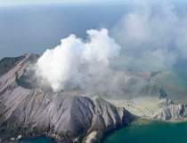 Eruptie vulcanica in Noua...