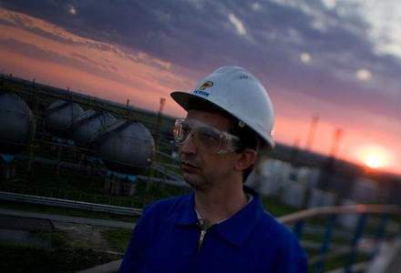 Efect al campaniilor seismice din Marea Neagra: profitul Petrom este in scadere
